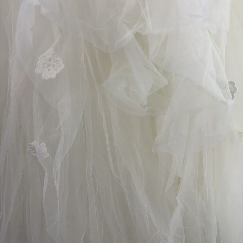 Maggie Sottero Wedding Dress - Picture 2 of 8